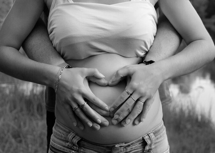 Baby- und Schwangerschaftsfotos – warum auf einen professionellen Fotografen zurückgreifen?